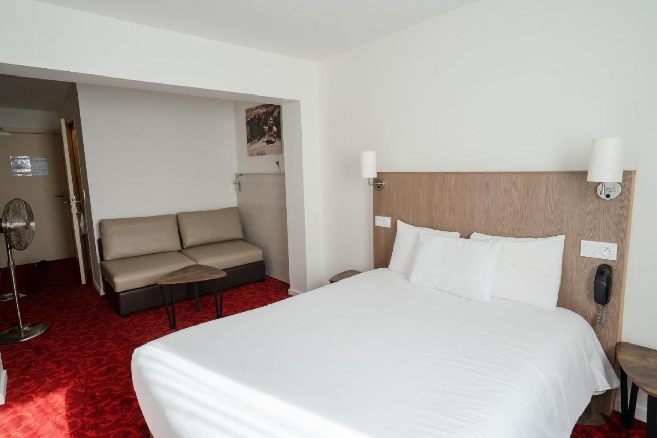 Brit Hotel Essentiel Cholet Exterior foto