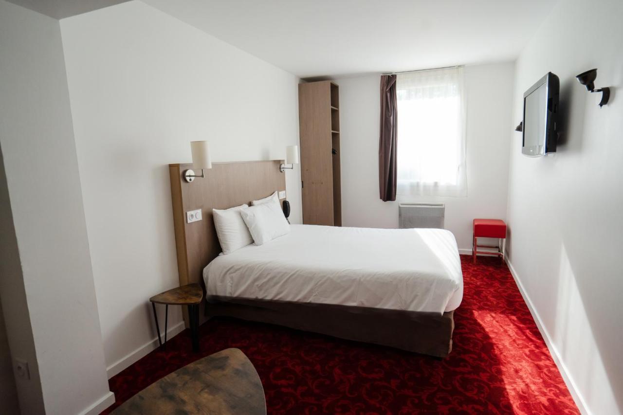 Brit Hotel Essentiel Cholet Exterior foto
