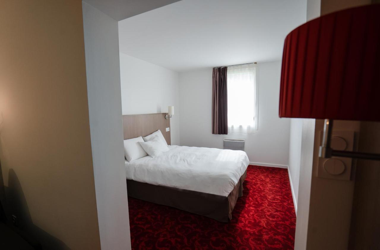 Brit Hotel Essentiel Cholet Exterior foto